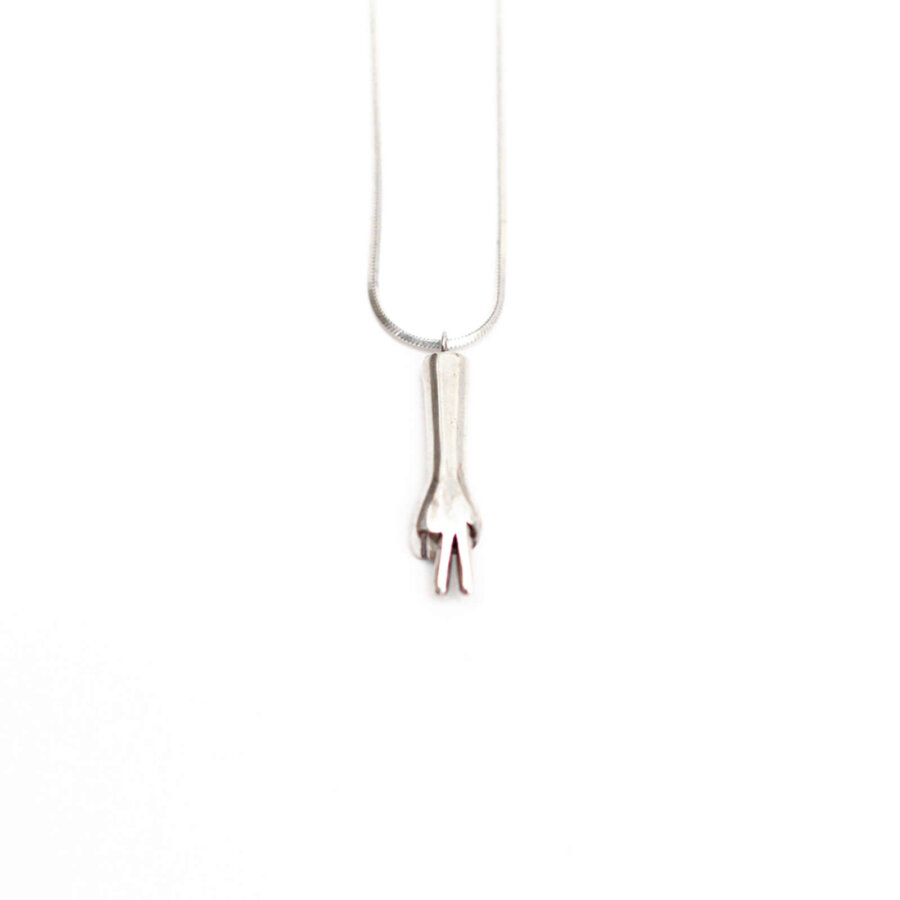 The-scissors-pendant-silver-by-glenda-lopez-frontal